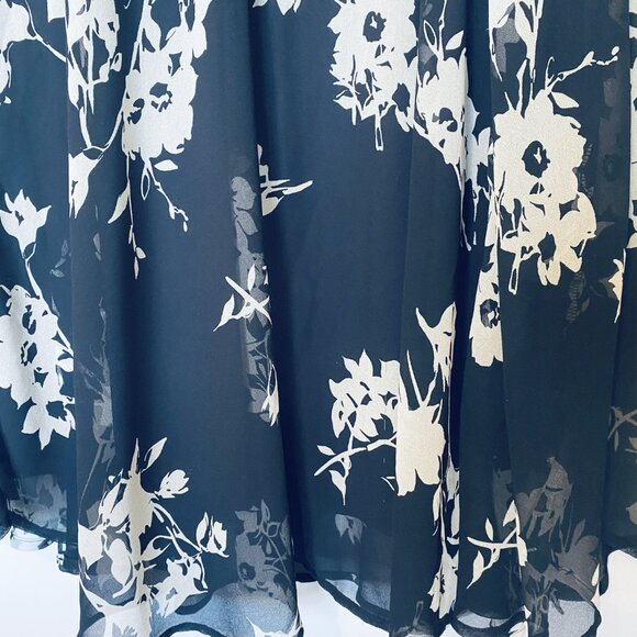 Lane Bryant Women's Maxi Skirt Size14/16 Navy and White Flowers Lined Flowy - Picture 3 of 13